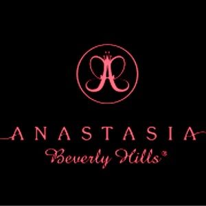 Anastasia Beverly Hills glow kit